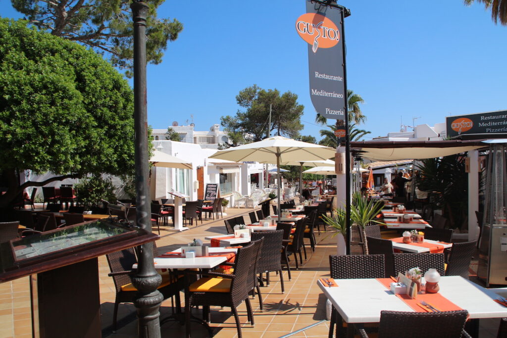 Cala d'or Strand eten en nachtleven